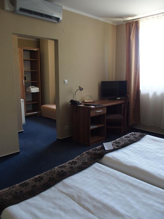 Hotel Victoria มาร์ติน ภายนอก รูปภาพ