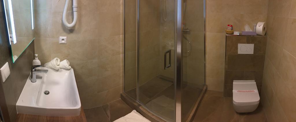 Hotel Victoria มาร์ติน ภายนอก รูปภาพ